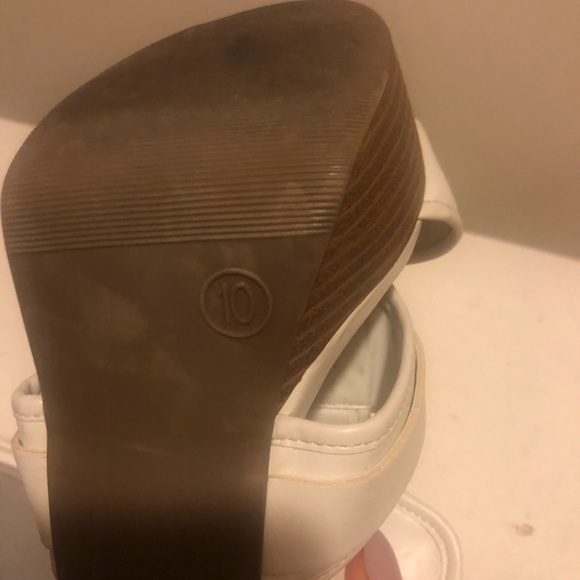 White wedge sandals - Picture 4 of 4